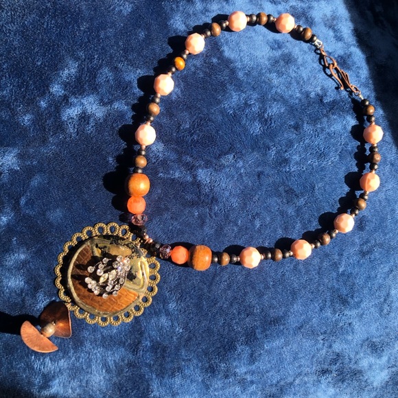 Handcrafted repurpose filigree rhinestone cluster medallion necklace - Picture 2 of 10